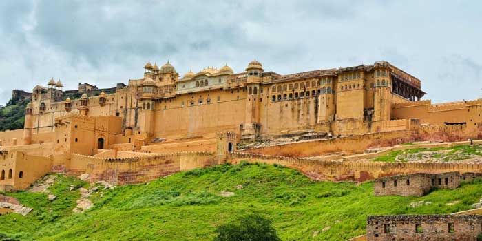 Paläste und Festungen: Eine Reise in die glorreiche Geschichte Rajasthans