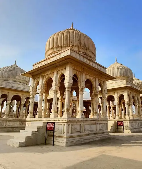 Bikaner Reiseführer – Wüstenforts & Kamelfarmen
