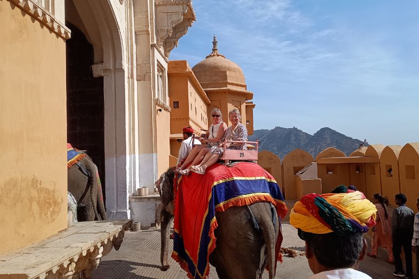Sehenswürdigkeiten in Delhi, Agra, Amritsar und Jaipur, Indien.